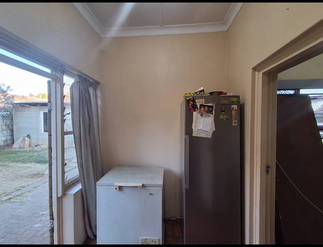 3 BEDROOM FREESTANDING FOR SALE IN IRENE PARK